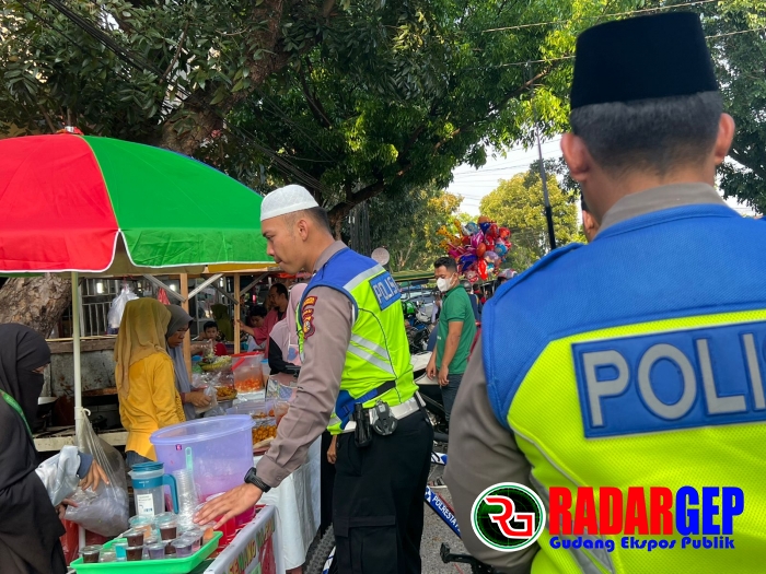 Patroli Sepeda Satlantas Polresta Pekanbaru Sambangi Pasar Ramadhan